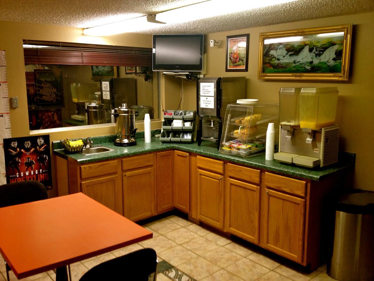 Hwy Express Inn & Suites Stillwater Esterno foto